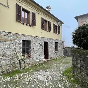 residenza-grimerio-castellarquato.emilia-romagnahotels.net/
